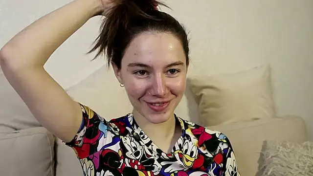 Snapshot of Petalwren chatting on 11-10-25, 11:04 Petalwren online show from 11-10-25, 11:04