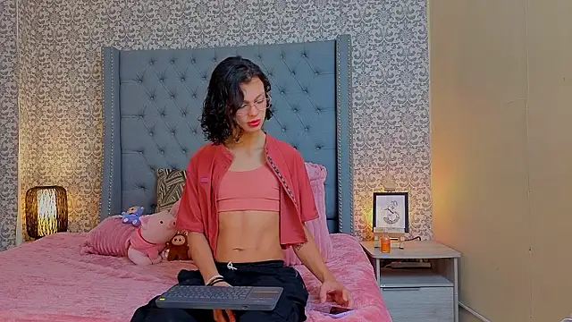 Indi rave online show from 02-05-26, 01:07