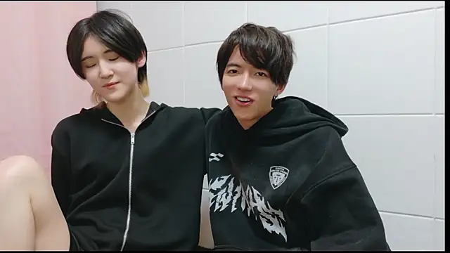 Snapshot of NORA_NEKO_2_2 chatting on 11-26-25, 01:33 NORA NEKO 2 2 online show from 11-26-25, 01:33