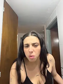 Snapshot of gigi333regi chatting on 12-17-25, 11:10 gigi333regi online show from 12-17-25, 11:10