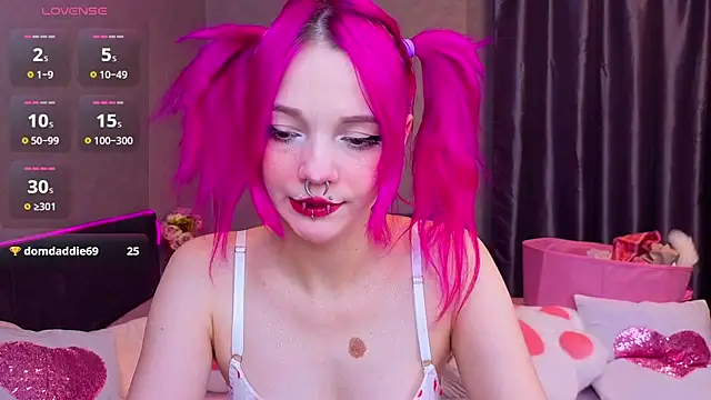 Snapshot of KittieHeart chatting on 02-27-26, 11:26 KittieHeart online show from 02-27-26, 11:26