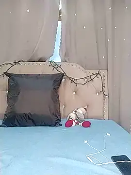 eva delight  online show from 11-18-25, 11:02