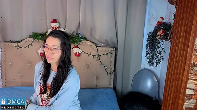 eva delight  online show from 11-25-25, 11:10