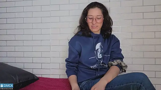 eva delight  online show from 04-08-26, 12:06