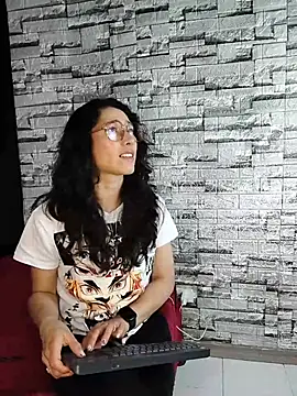 Snapshot of eva_delight_ chatting on 05-28-26, 12:11 eva delight online show from 05-28-26, 12:11