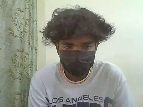 Snapshot of kriZ08 chatting on 05-12-26, 08:10 kriZ08 online show from 05-12-26, 08:10