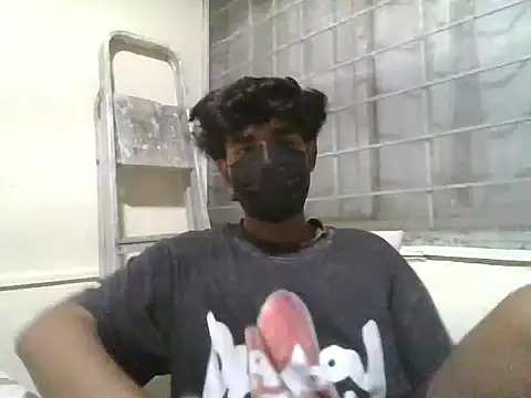 Snapshot of kriZ08 chatting on 04-28-26, 02:43 kriZ08 online show from 04-28-26, 02:43