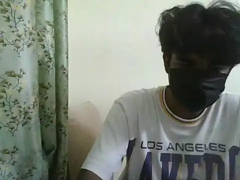 Snapshot of kriZ08 chatting on 05-21-26, 10:12 kriZ08 online show from 05-21-26, 10:12