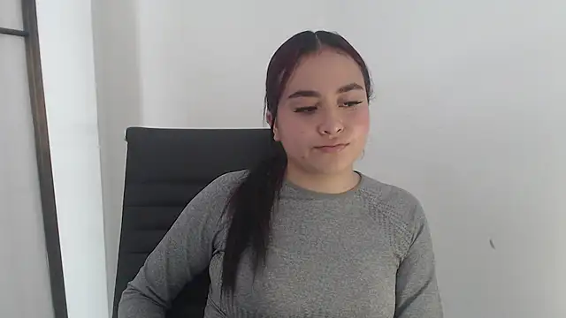 Snapshot of MilaStar2 chatting on 10-24-25, 06:07 MilaStar2 online show from 10-24-25, 06:07