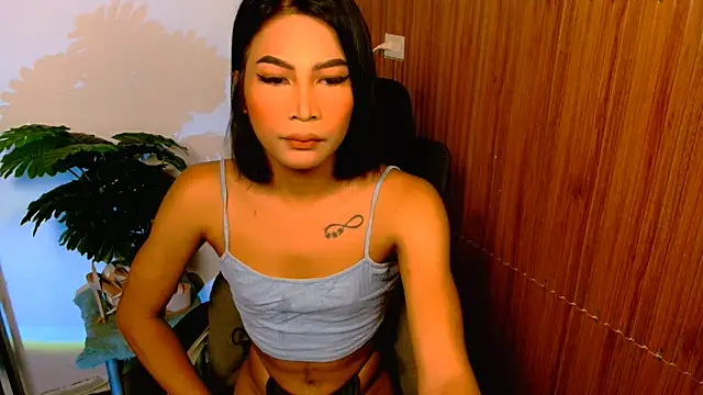 Snapshot of YourPrettyBella_TS chatting on 07-09-26, 04:39 YourPrettyBella TS online show from 07-09-26, 04:39