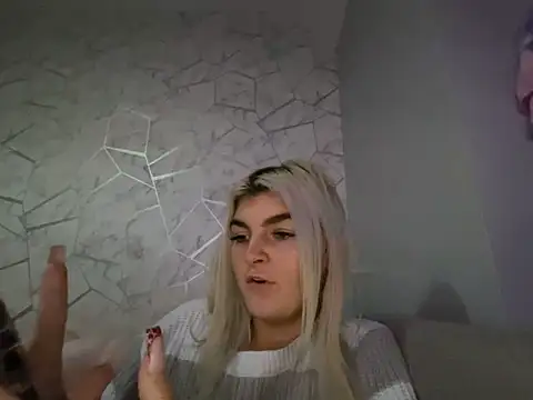 rosie-hipstergal online show from 11-10-25, 11:54