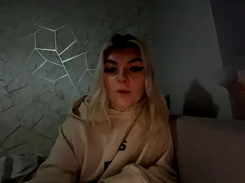 rosie-hipstergal online show from 11-30-25, 12:00