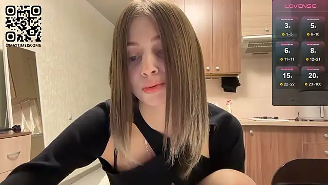 Snapshot of AidaGloshen chatting on 02-26-26, 04:07 AidaGloshen online show from 02-26-26, 04:07