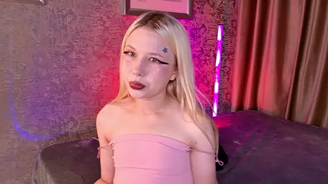 VivieSunn online show from 05-25-26, 02:49