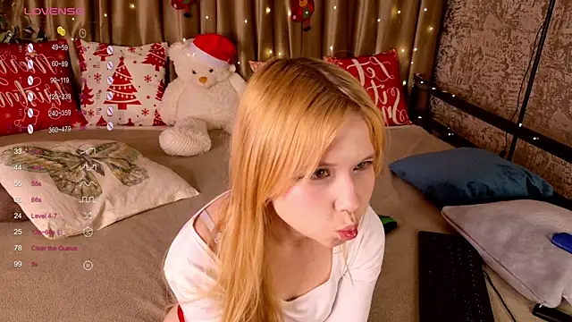 VivieSunn online show from 12-21-25, 03:57