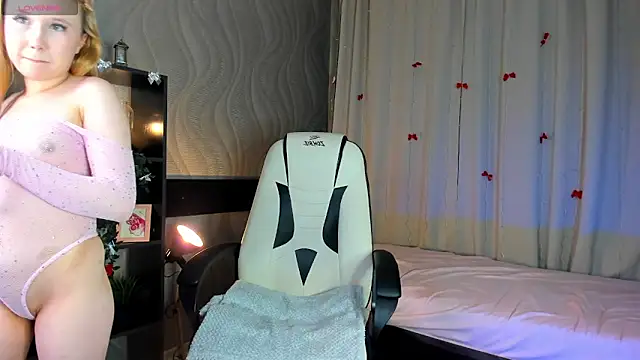 Snapshot of VivieSunn chatting on 02-06-26, 03:35 VivieSunn online show from 02-06-26, 03:35