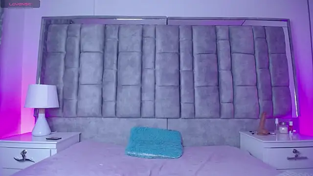 Soulmatesx online show from 11-27-25, 08:20