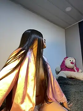 nicky and isabella online show from 12-14-25, 01:56