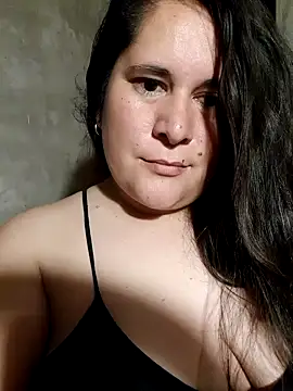 Clara Arg online show from 12-19-25, 02:48