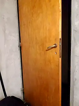 Clara Arg online show from 11-17-25, 05:55