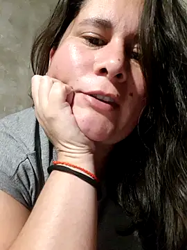 Clara Arg online show from 11-24-25, 02:22