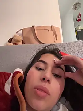 BIJOU SECRET online show from 12-19-25, 08:33