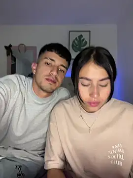 BIJOU SECRET online show from 04-11-26, 04:53