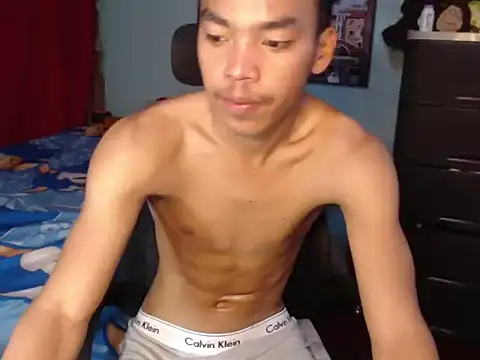 slimraz02 online show from 03-04-26, 03:36