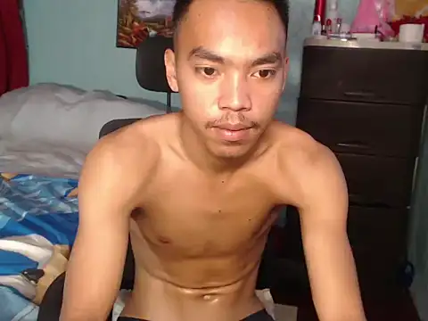 slimraz02 online show from 03-10-26, 03:21