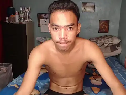 slimraz02 online show from 05-15-26, 11:52
