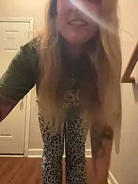 bratfigure online show from 10-25-25, 02:33
