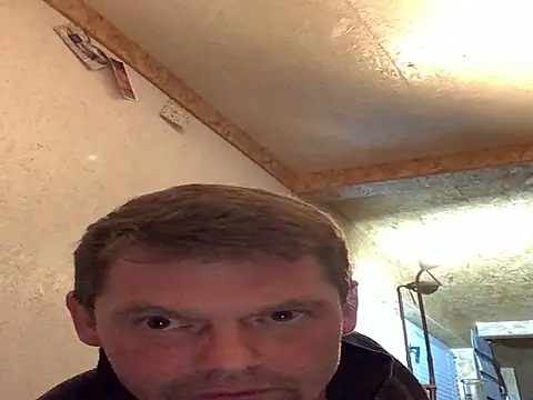 Snapshot of Olav81 chatting on 10-25-25, 03:06 Olav81 online show from 10-25-25, 03:06