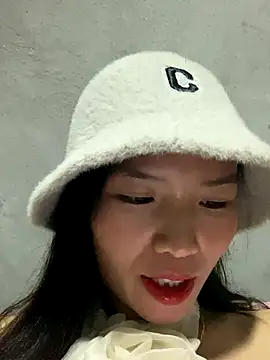 Yunzang online show from 11-28-25, 02:12