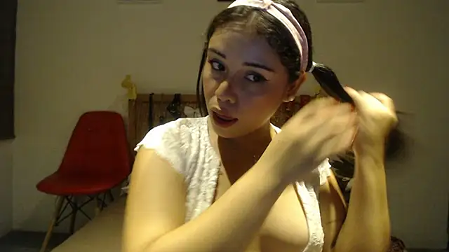 Snapshot of Nube_Azul1 chatting on 10-26-25, 12:55 Nube Azul1 online show from 10-26-25, 12:55
