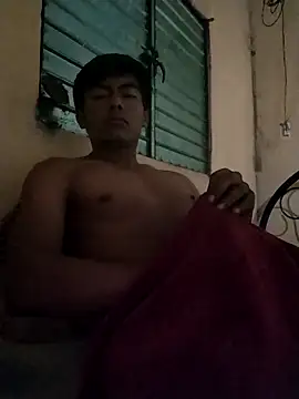 GuzzMiranda18 online show from 12-21-25, 08:49