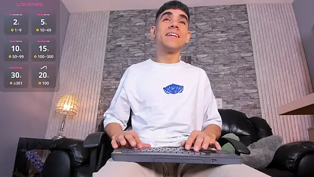 zack joness18 online show from 11-20-25, 04:46