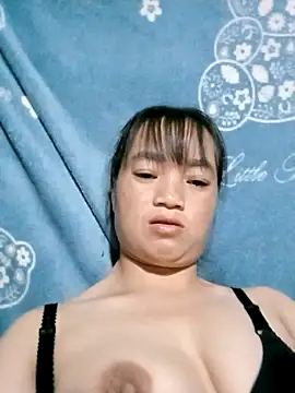 Snapshot of Noelle-e chatting on 10-25-25, 01:56 Noelle-e online show from 10-25-25, 01:56