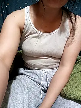 Snapshot of Phoena-a chatting on 03-08-26, 04:27 Phoena-a online show from 03-08-26, 04:27