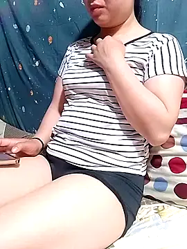 Snapshot of Phoena-a chatting on 04-13-26, 10:03 Phoena-a online show from 04-13-26, 10:03