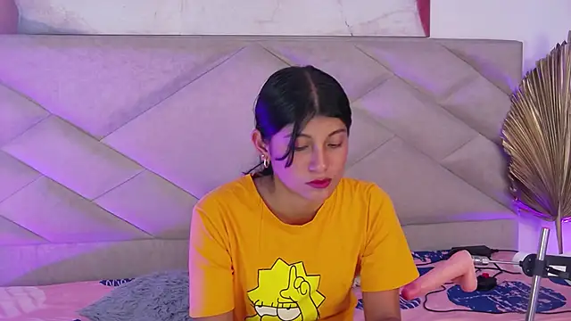 YeseniaRodriguez3 online show from 11-12-25, 07:40