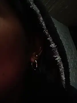 YeseniaRodriguez3 online show from 11-08-25, 12:25