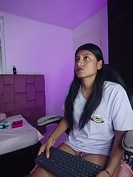 YeseniaRodriguez3 online show from 04-19-26, 05:36