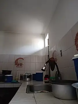 Snapshot of YeseniaRodriguez3 chatting on 10-28-25, 12:04 YeseniaRodriguez3 online show from 10-28-25, 12:04