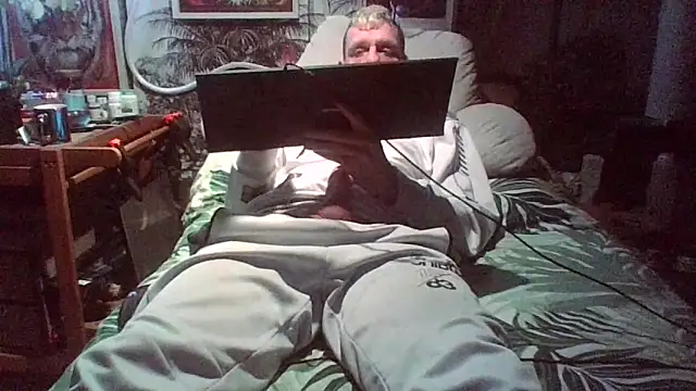 Snapshot of BOURBON77 chatting on 11-20-25, 07:31 BOURBON77 online show from 11-20-25, 07:31