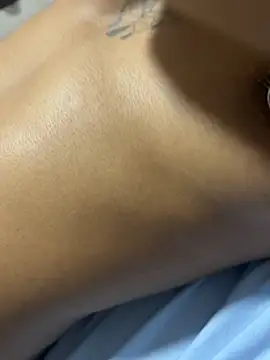 Snapshot of Tatishernandez chatting on 10-31-25, 01:41 Tatishernandez online show from 10-31-25, 01:41