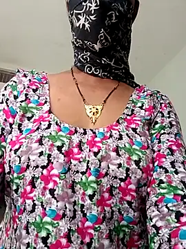 Janvi kapor online show from 10-28-25, 07:51