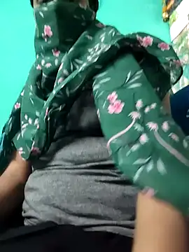 Janvi kapor online show from 04-24-26, 09:11