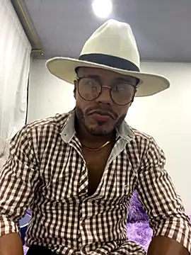 Snapshot of Grey325 chatting on 10-30-25, 04:55 Grey325 online show from 10-30-25, 04:55