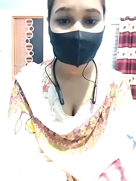 Snapshot of cute_mahi07 chatting on 10-25-25, 06:30 cute mahi07 online show from 10-25-25, 06:30