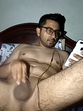 Leocuma82 online show from 12-20-25, 03:31